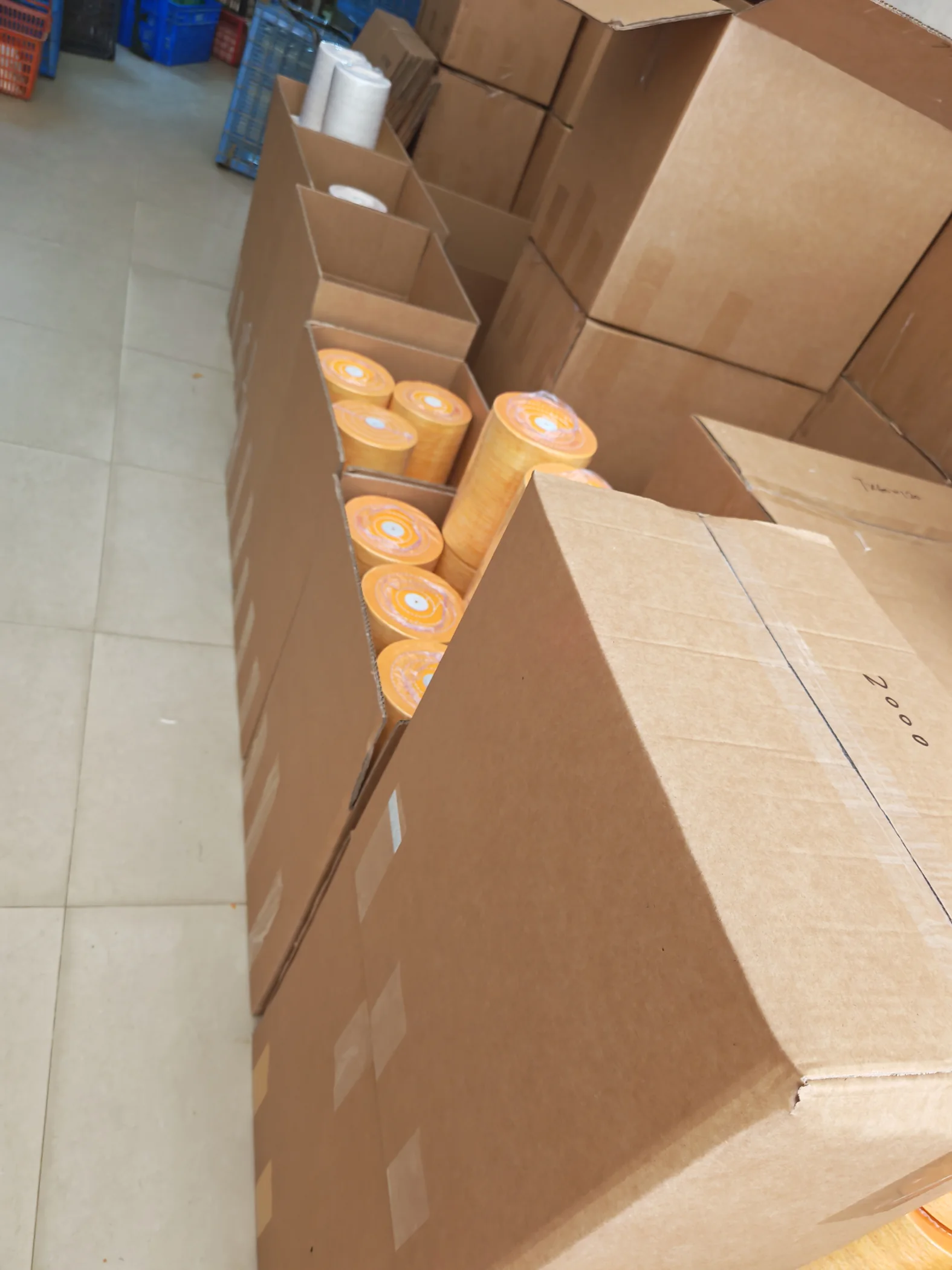 Packed polishing wheels inside shipping cartons